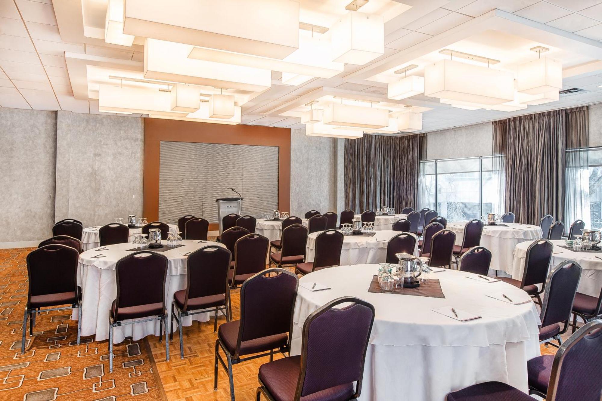 Matrix Hotel Edmonton Extérieur photo