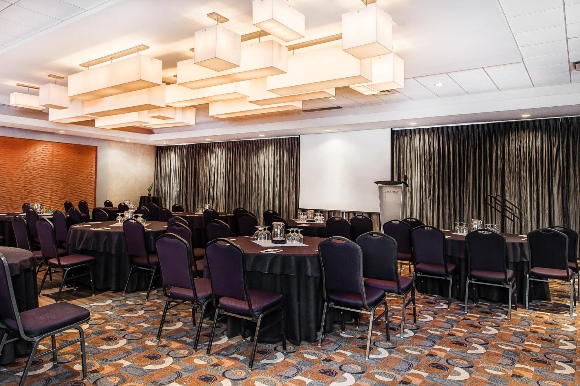 Matrix Hotel Edmonton Extérieur photo