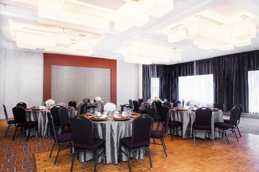 Matrix Hotel Edmonton Extérieur photo