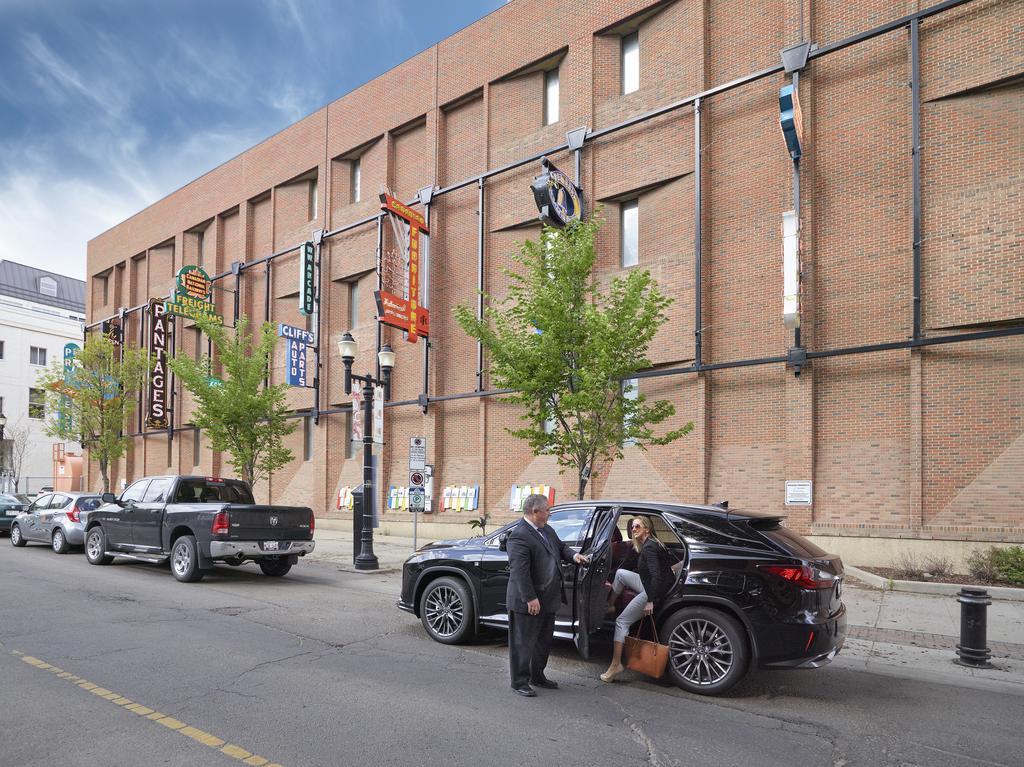 Matrix Hotel Edmonton Extérieur photo