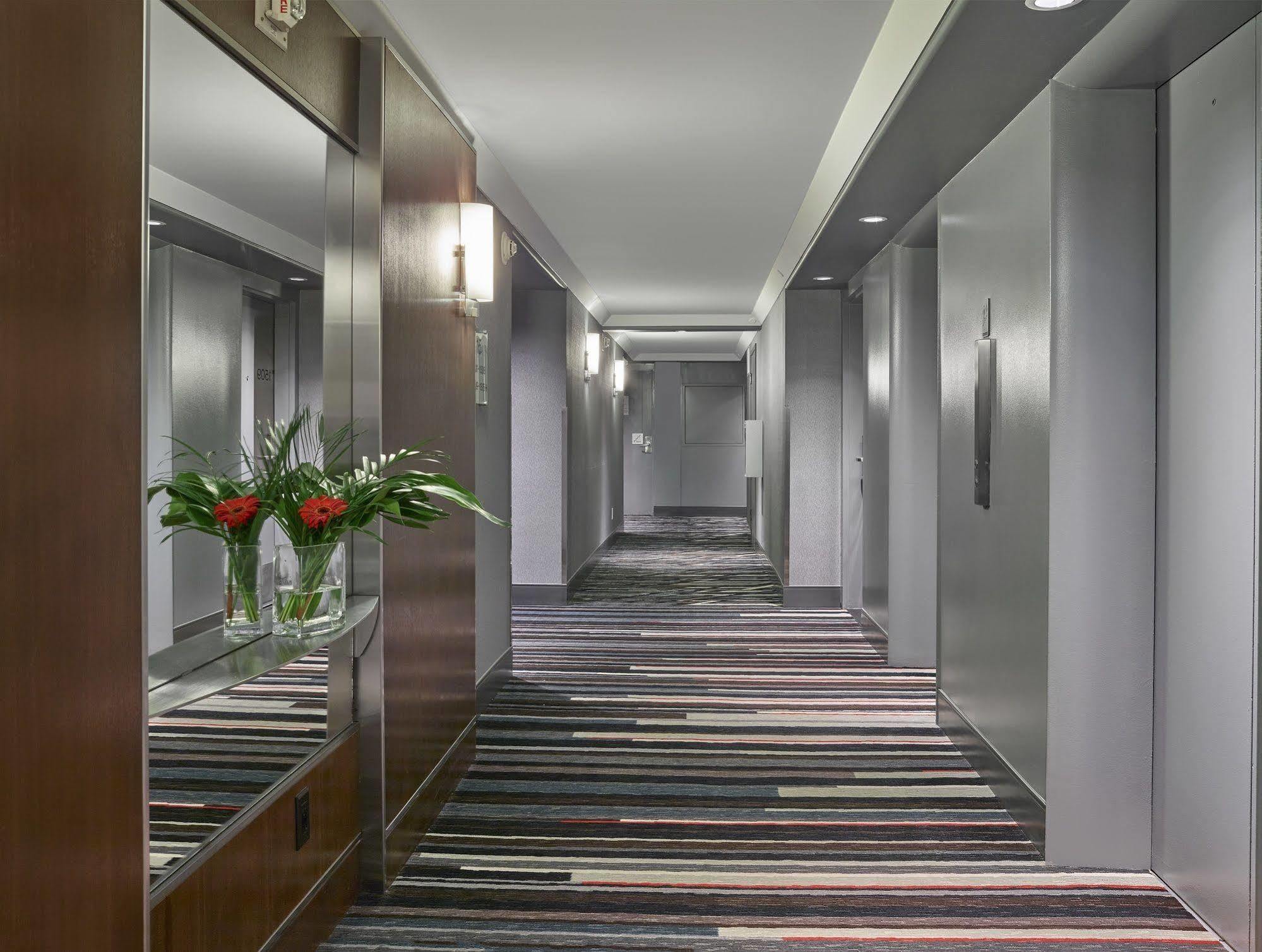 Matrix Hotel Edmonton Extérieur photo