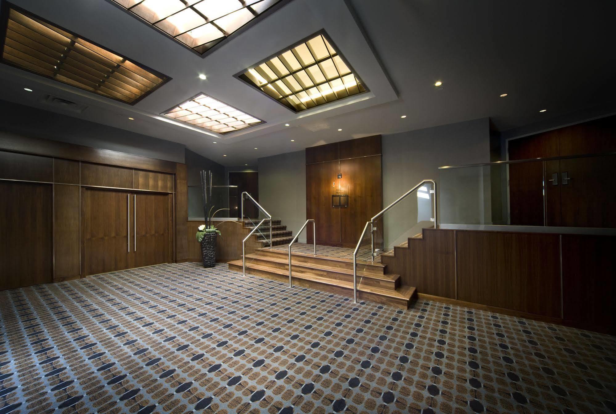 Matrix Hotel Edmonton Extérieur photo