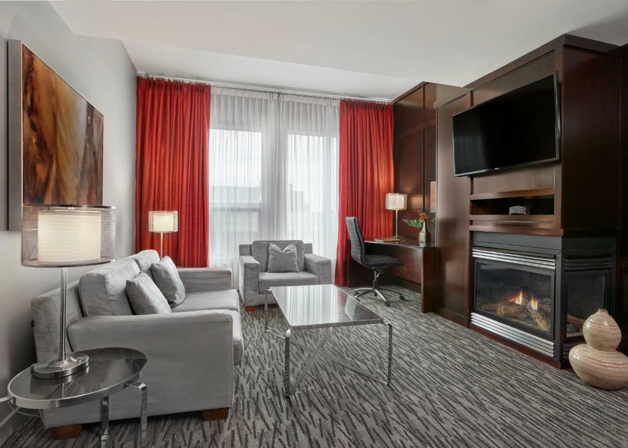Matrix Hotel Edmonton Extérieur photo